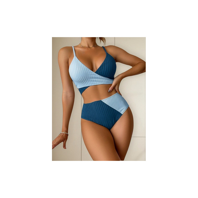 Traje De Baño Shein Bikini De Torsión Con Bloqueo De Colores