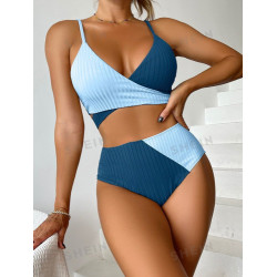 Traje De Baño Shein Bikini De Torsión Con Bloqueo De Colores