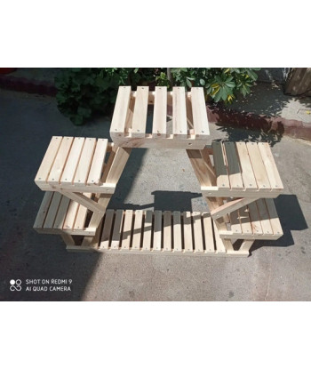Estante Para Plantas Interiores En Forma De Triángulo